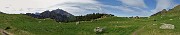 27 Attraversando il pianoro pascolivo di Monte Campo